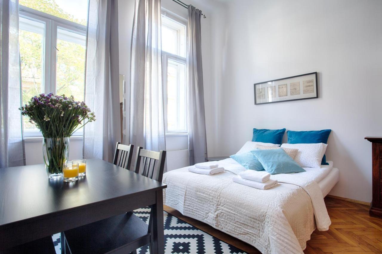 Tyzenhauz Apartments Economy คราคูฟ ภายนอก รูปภาพ