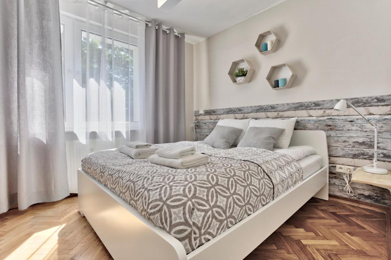 Tyzenhauz Apartments Economy คราคูฟ ภายนอก รูปภาพ